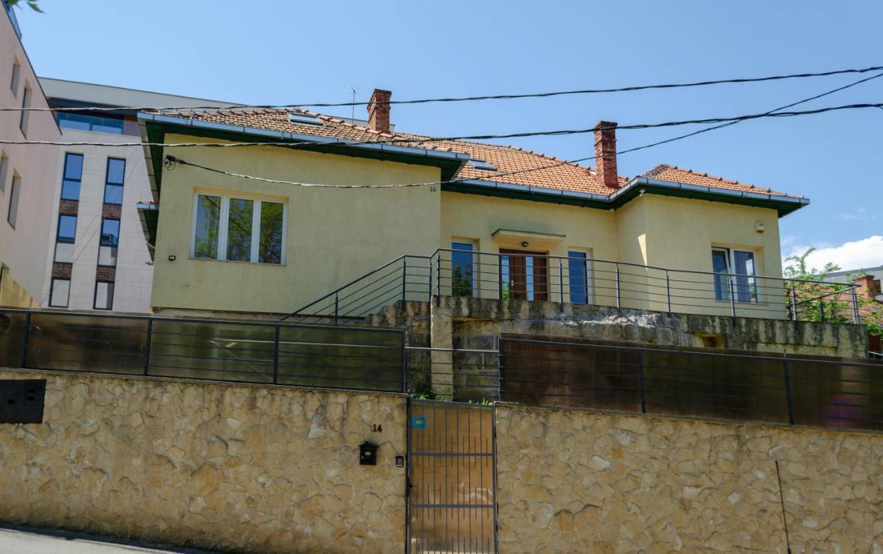 דירות קלוז'-נאפוקה Mansarda Mica Cu Baie Proprie מראה חיצוני תמונה